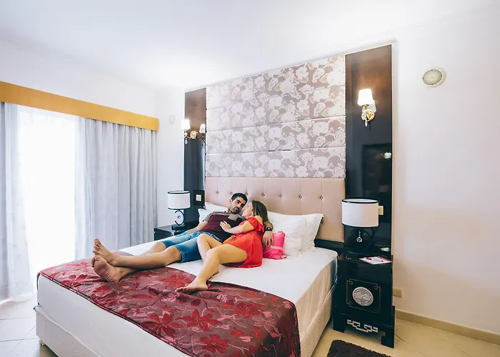 Appart hôtel Grand Muthu Do Vale 5*